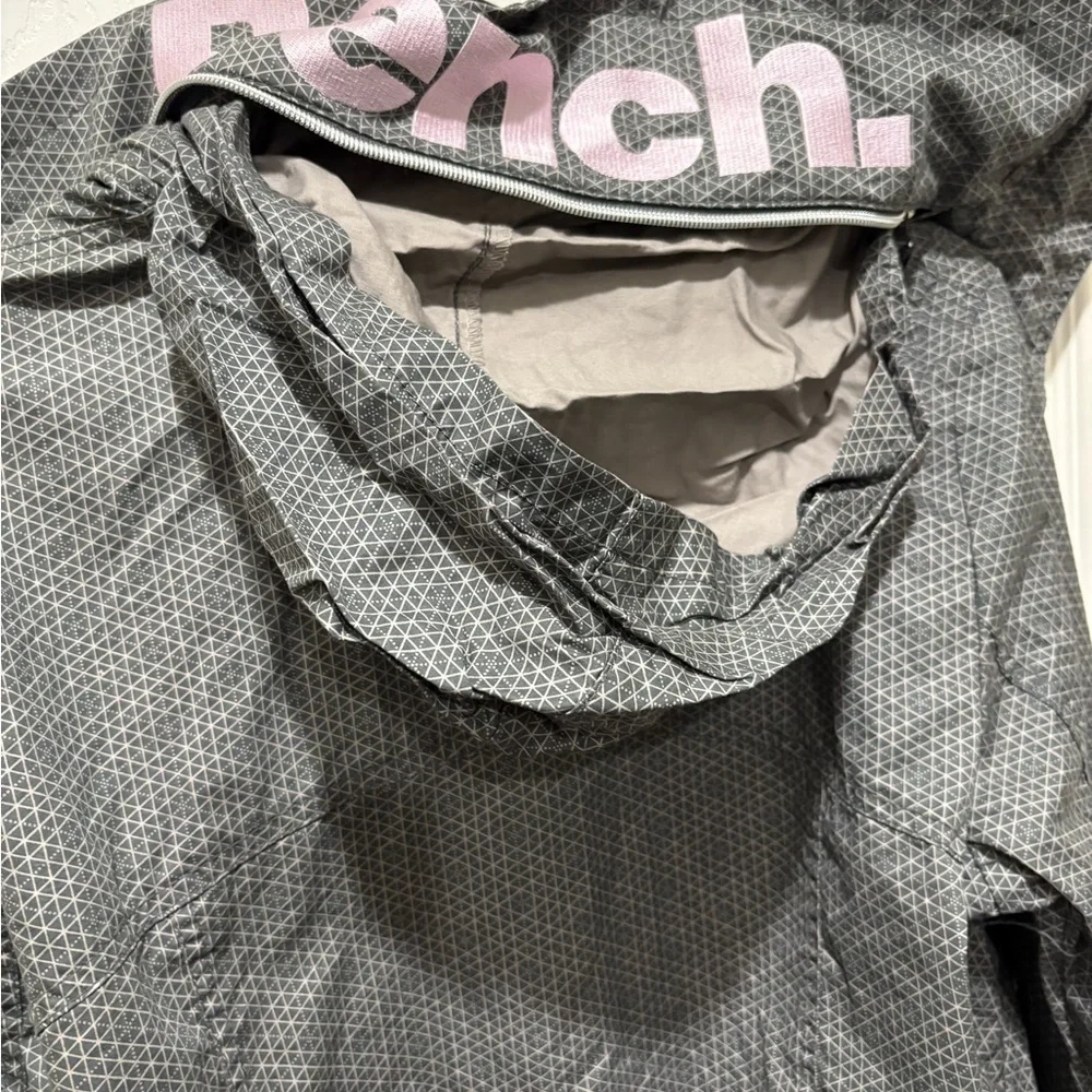 Bench Geometric Gray Jacket with Pink Embroidery